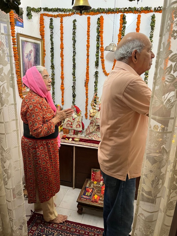 Kanjak girls on the lawn